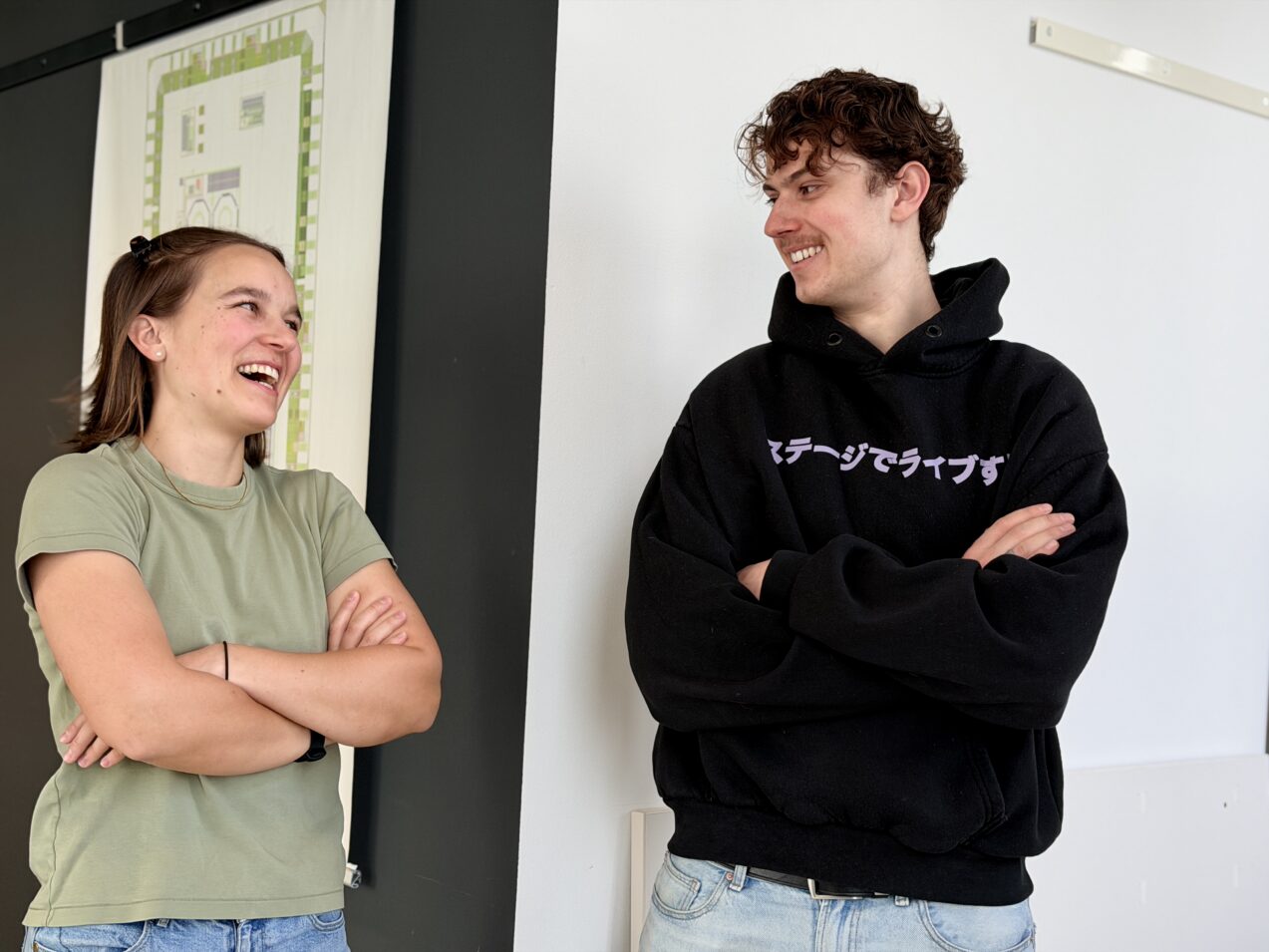 Veronica Corsepius Melen og Gabriel Hasani Holland-Nell studerer informatikk